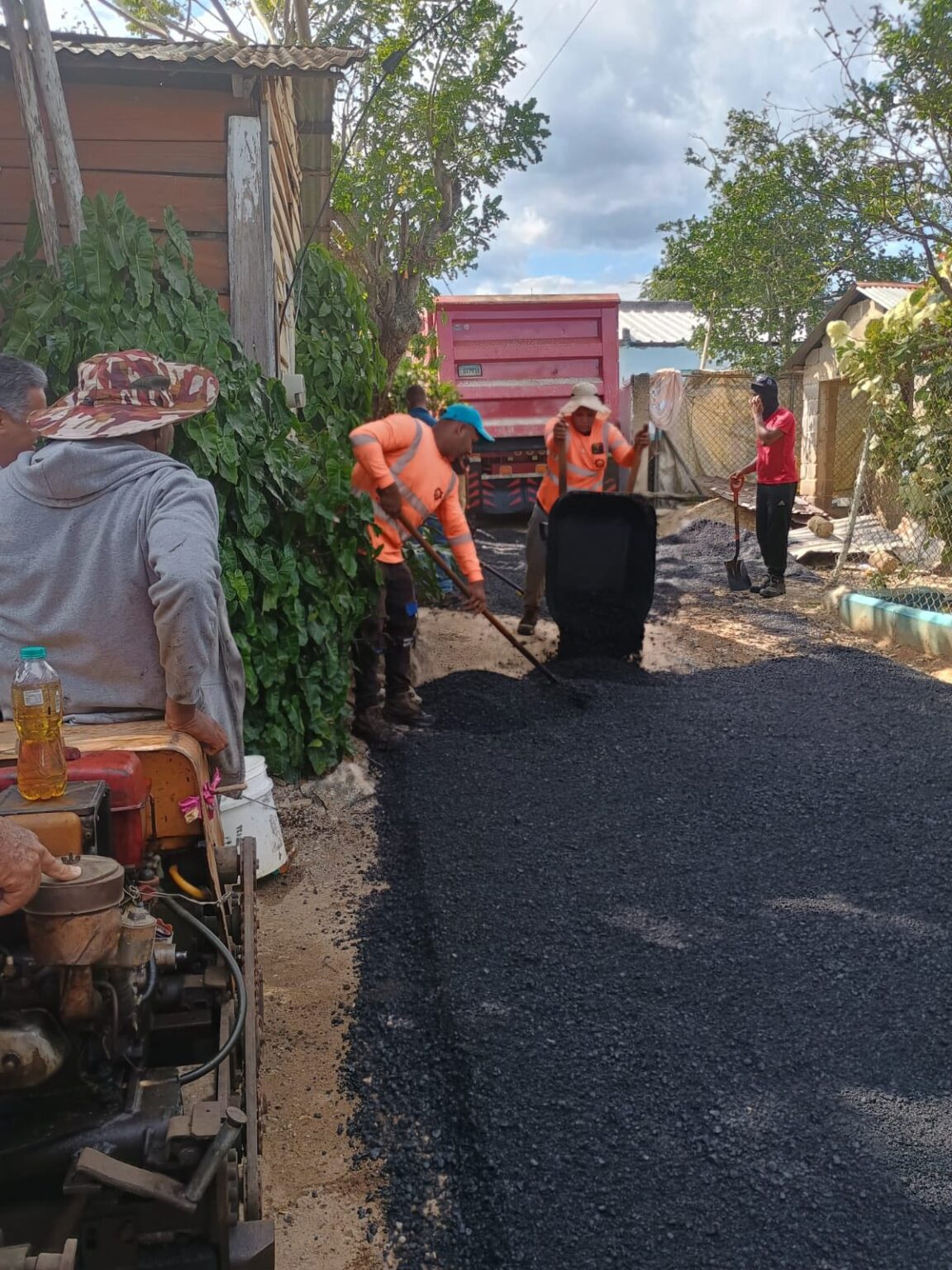 Asfaltada del Callejón de Mama Taba
