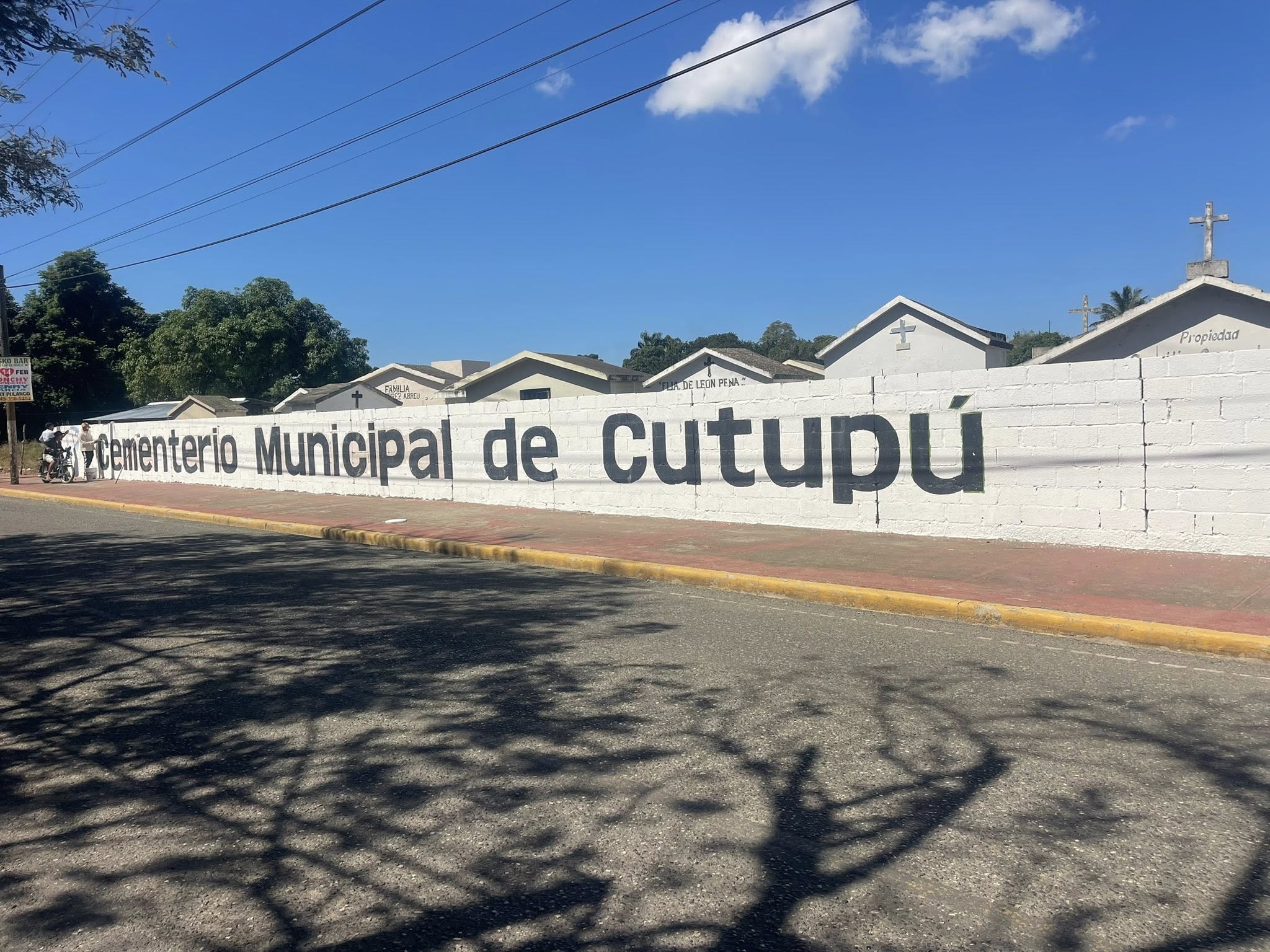 Cementerio Municipal de Cutupú