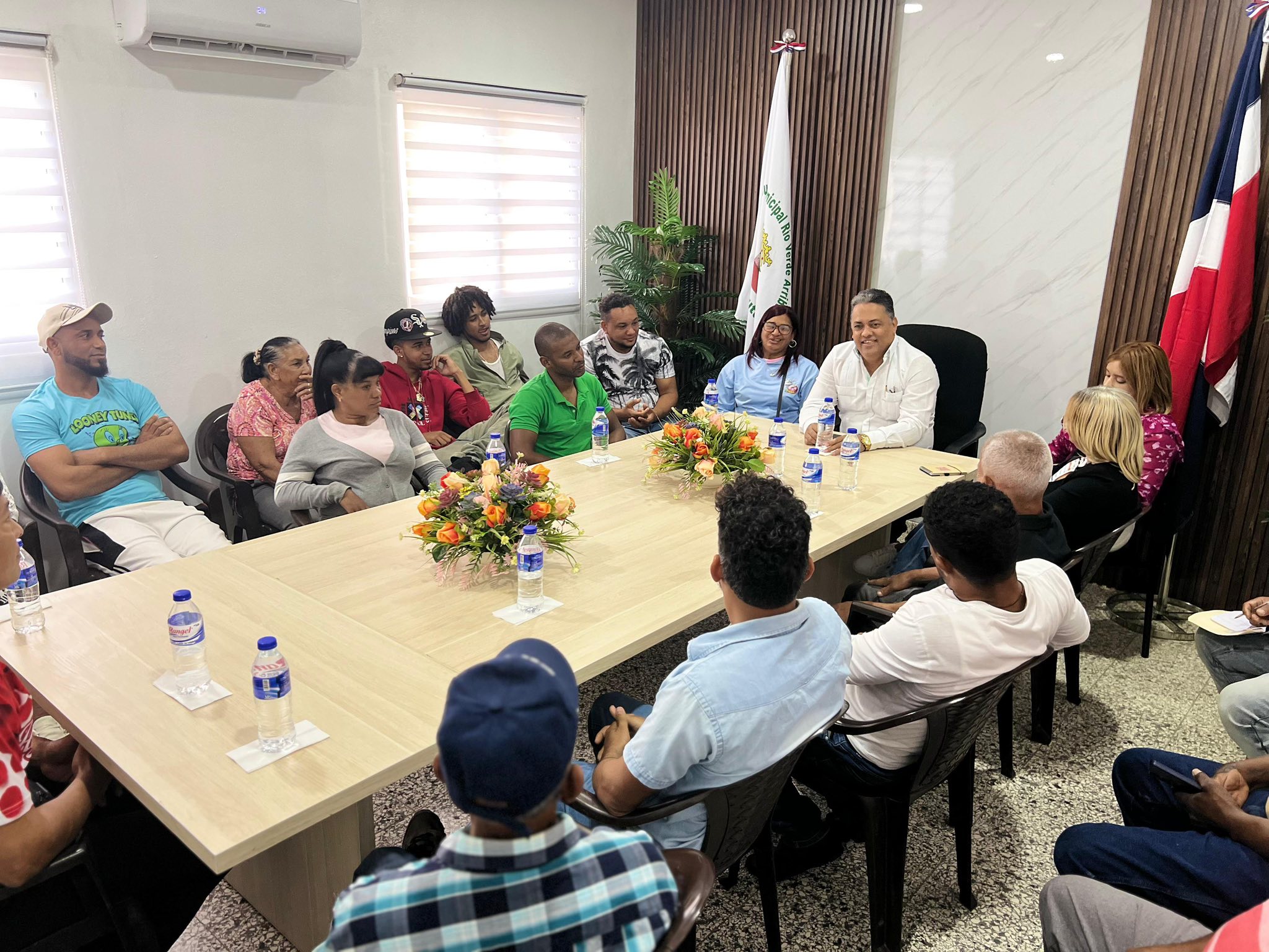 Reunión con miembros de la Comunidad Bonagua